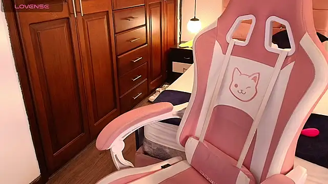 emmars  online show from February 22, 12:13 am