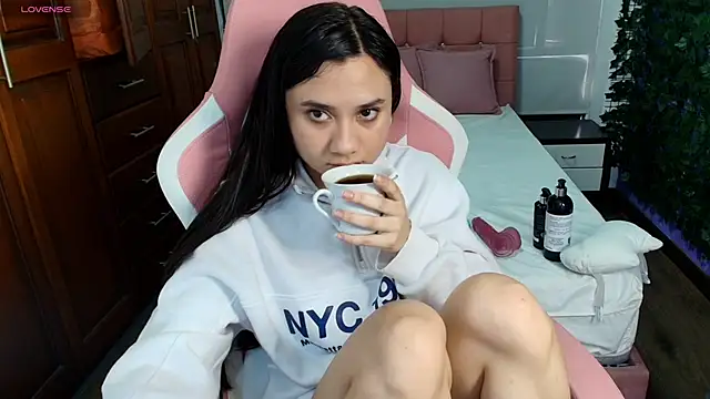 Snapshot of emmars_ chatting on September 12, 11:54 am emmars online show from September 12, 11:54 am