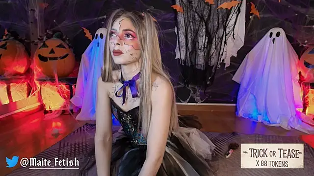 Snapshot of MyMayte chatting on November 1, 12:43 pm MyMayte online show from November 1, 12:43 pm