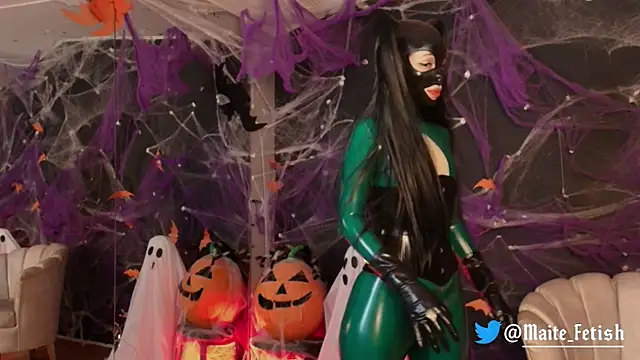 Snapshot of MyMayte chatting on November 2, 12:10 pm MyMayte online show from November 2, 12:10 pm