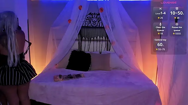 kristen kassi online show from October 31, 12:02 pm