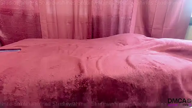 StudioWahines online show from April 17, 9:50 pm