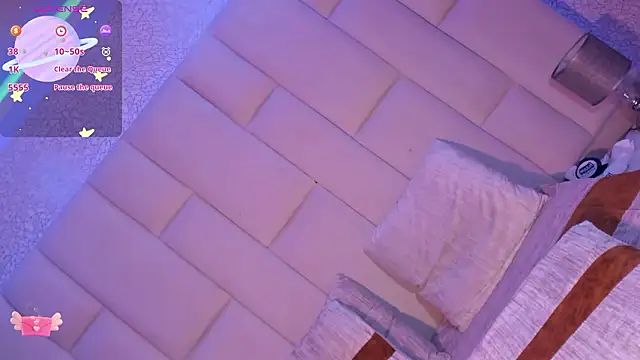 Summer walkerr online show from February 7, 1:19 pm