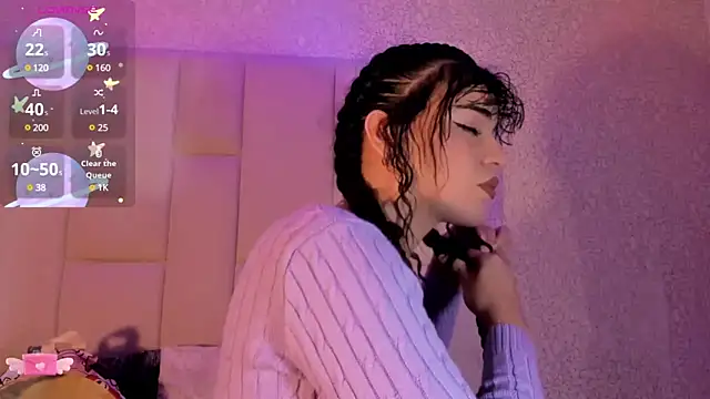 Snapshot of Summer_walkerr chatting on February 8, 12:28 pm Summer walkerr online show from February 8, 12:28 pm