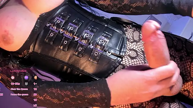 Summer walkerr online show from March 14, 12:55 pm