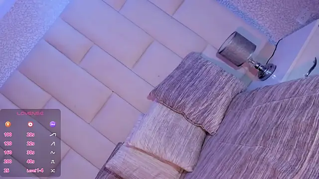 Summer walkerr online show from March 28, 1:01 pm