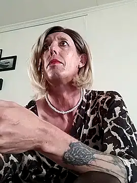 AlexiaXXL online show from April 19, 11:44 am