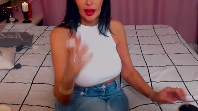 Snapshot of shannon4u chatting on March 21, 1:02 am shannon4u online show from March 21, 1:02 am