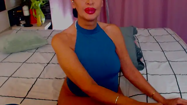 Snapshot of shannon4u chatting on March 10, 9:29 pm shannon4u online show from March 10, 9:29 pm