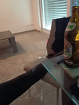 Nylonbuebchen online show from June 11, 4:31 am