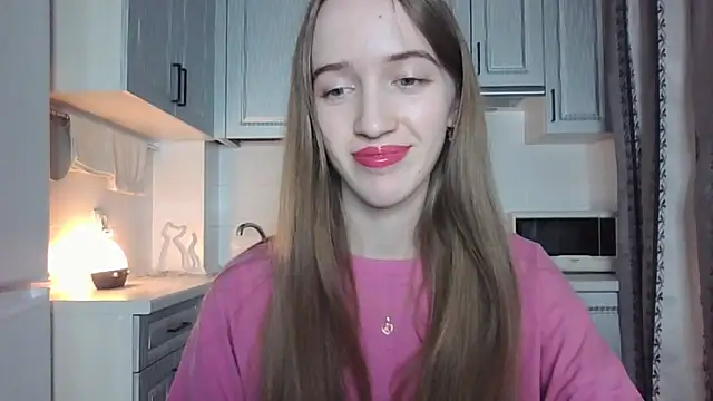 Snapshot of leslie_my_lovee chatting on October 4, 8:43 pm leslie my lovee online show from October 4, 8:43 pm