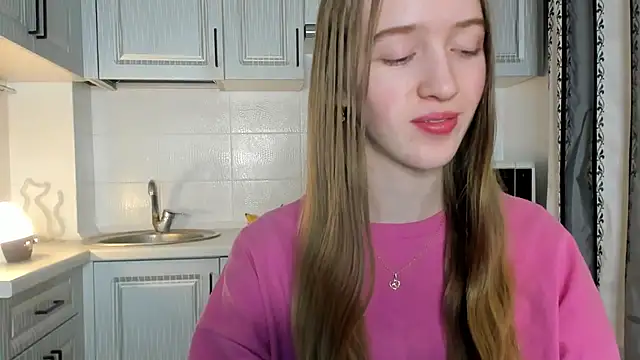 Snapshot of leslie_my_lovee chatting on December 2, 4:30 pm leslie my lovee online show from December 2, 4:30 pm