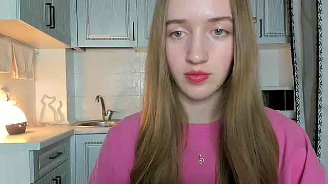Snapshot of leslie_my_lovee chatting on October 15, 9:23 pm leslie my lovee online show from October 15, 9:23 pm