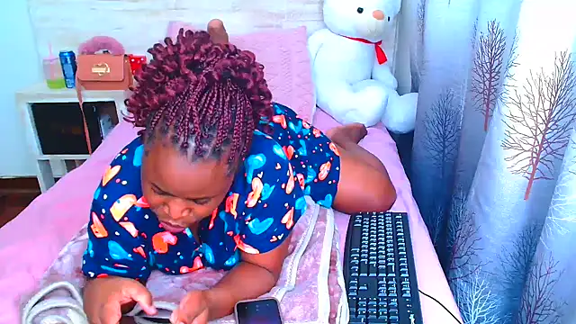 Snapshot of chocolete_candy chatting on September 29, 7:52 pm chocolete candy online show from September 29, 7:52 pm
