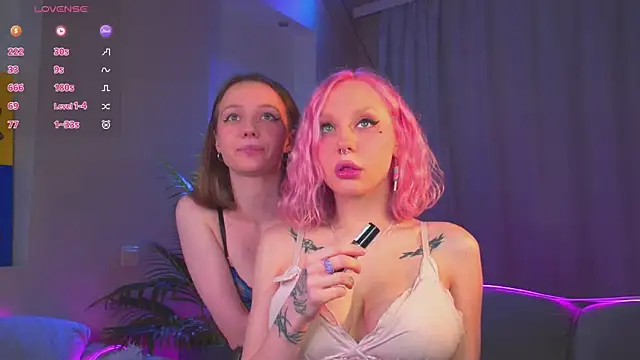 Snapshot of Kinky_Girls chatting on January 28, 12:00 pm Kinky Girls online show from January 28, 12:00 pm