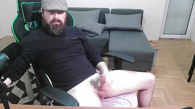 Snapshot of DickStaza chatting on December 18, 2:32 pm DickStaza online show from December 18, 2:32 pm