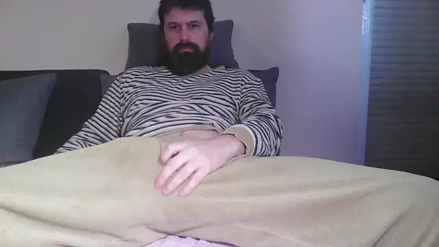 Snapshot of DickStaza chatting on December 19, 7:11 am DickStaza online show from December 19, 7:11 am