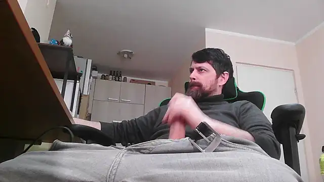 Snapshot of DickStaza chatting on February 18, 2:13 pm DickStaza online show from February 18, 2:13 pm