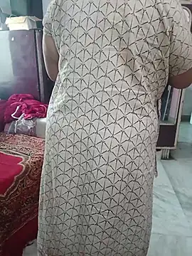 Snapshot of Ivy-09 chatting on February 14, 7:19 am Ivy-09 online show from February 14, 7:19 am