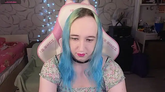 TheTrixy online show from March 8, 2:53 pm