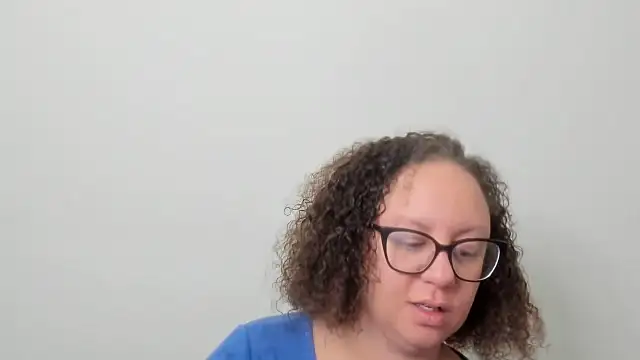 Snapshot of Paisleehaze chatting on October 3, 1:23 pm Paisleehaze online show from October 3, 1:23 pm