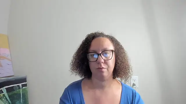 Snapshot of Paisleehaze chatting on October 12, 10:38 am Paisleehaze online show from October 12, 10:38 am