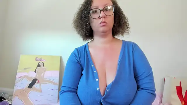 Snapshot of Paisleehaze chatting on September 28, 4:03 pm Paisleehaze online show from September 28, 4:03 pm