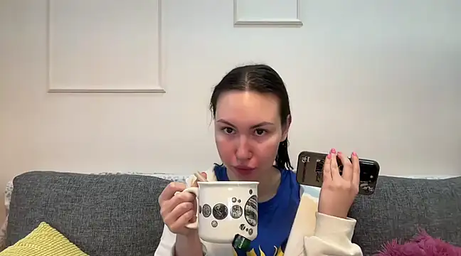 GIGI BENNET online show from March 18, 5:02 am
