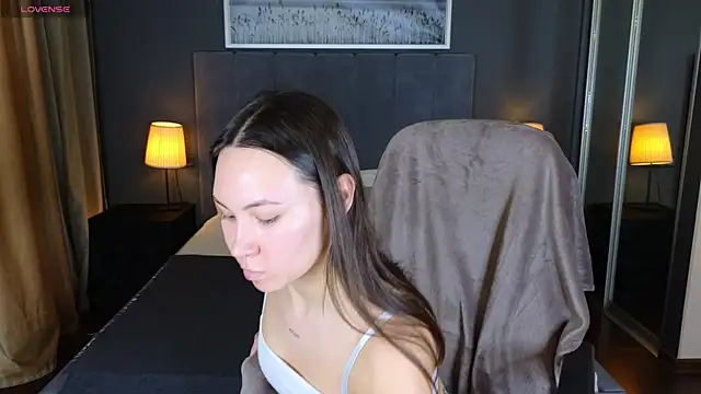 GIGI BENNET online show from February 26, 5:13 am