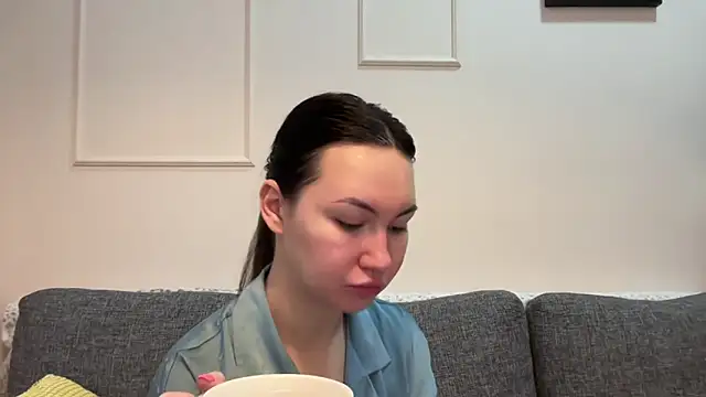 GIGI BENNET online show from March 16, 5:03 am