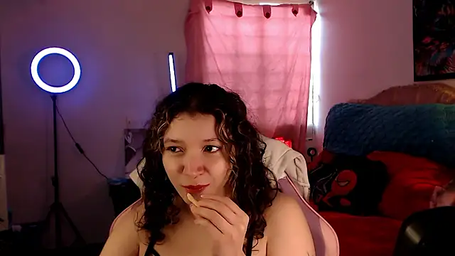 AllyDonfort online show from February 3, 8:25 pm