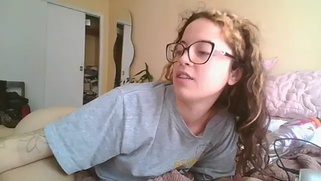 frikigyal online show from February 20, 1:08 pm