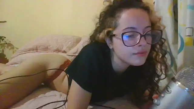 frikigyal online show from February 6, 2:44 am