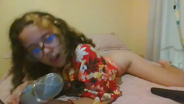 frikigyal online show from February 10, 2:52 am