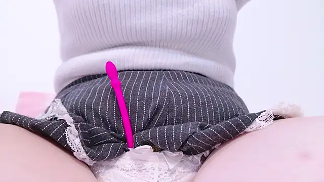 Snapshot of x--Miu--x chatting on October 24, 5:06 am x--Miu--x online show from October 24, 5:06 am