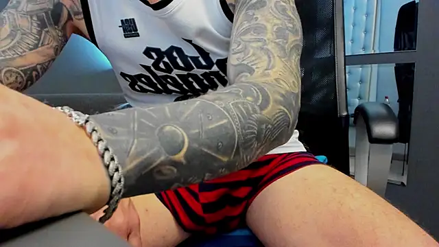 AronGrant online show from February 15, 10:25 am