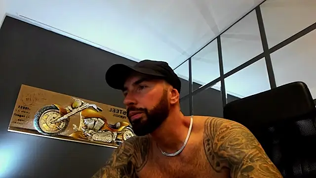 Snapshot of AronGrant chatting on September 12, 8:58 am AronGrant online show from September 12, 8:58 am