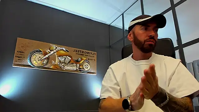 Snapshot of AronGrant chatting on September 22, 9:59 am AronGrant online show from September 22, 9:59 am