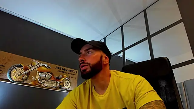 Snapshot of AronGrant chatting on July 14, 8:41 am AronGrant online show from July 14, 8:41 am