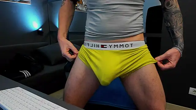 AronGrant online show from February 7, 10:45 am