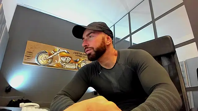 Snapshot of AronGrant chatting on February 23, 10:49 am AronGrant online show from February 23, 10:49 am