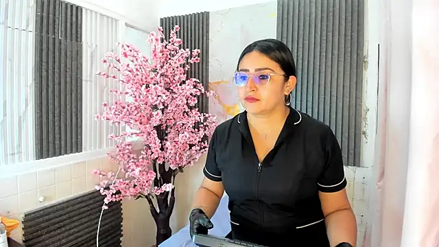 Snapshot of kate_evans1 chatting on June 25, 12:32 pm kate evans1 online show from June 25, 12:32 pm