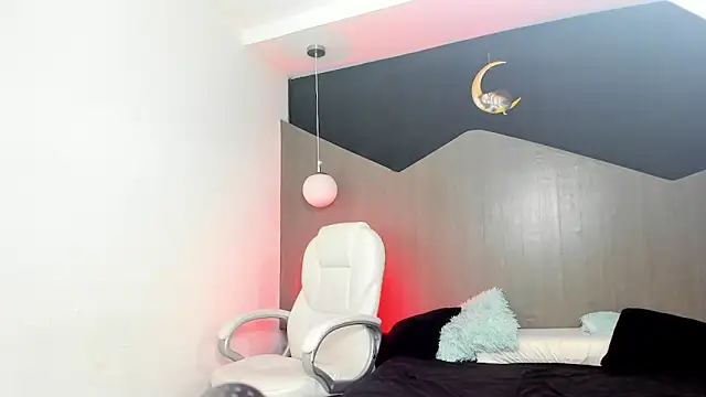 kate evans1 online show from April 2, 11:06 am