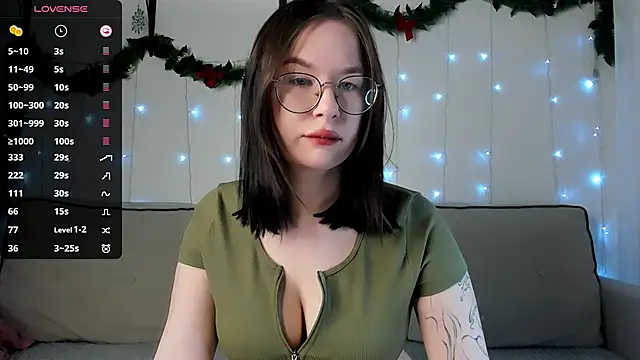 Snapshot of MyNameIsLilith chatting on February 1, 7:39 am MyNameIsLilith online show from February 1, 7:39 am