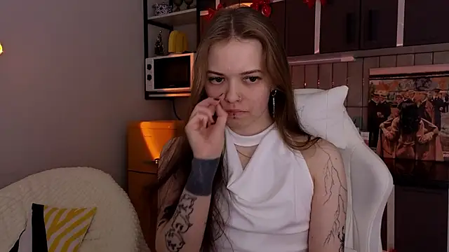 doll lol  online show from February 13, 6:08 pm