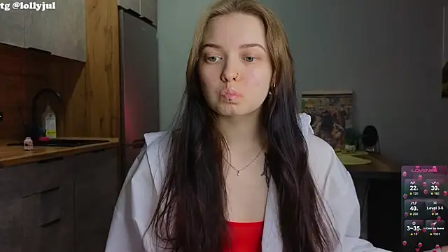 Snapshot of doll_lol_ chatting on March 8, 7:42 pm doll lol online show from March 8, 7:42 pm