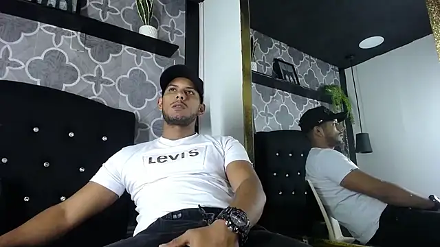 Snapshot of Chris_Dick23 chatting on July 19, 4:21 am Chris Dick23 online show from July 19, 4:21 am