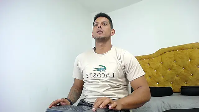 Chris Dick23 online show from May 6, 5:22 am
