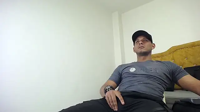 Snapshot of Chris_Dick23 chatting on June 20, 3:33 am Chris Dick23 online show from June 20, 3:33 am