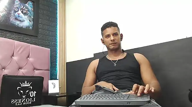 Chris Dick23 online show from March 1, 4:47 am